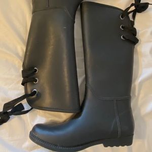 Black Rainboots